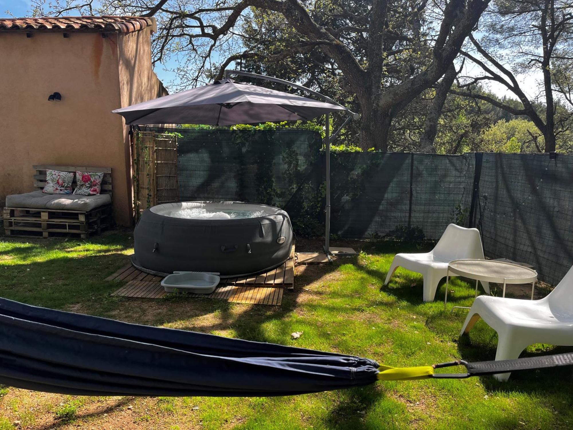 Maison Provencale Au Calme De La Campagne Avec Jacuzzi Aix-en-Provence Exterior foto